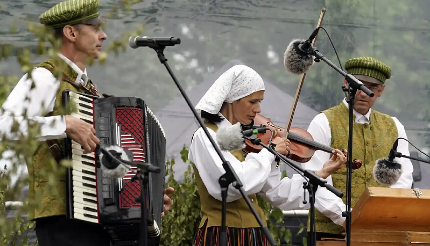 Tautas mūzikas atgriešanās mūsdienu popā